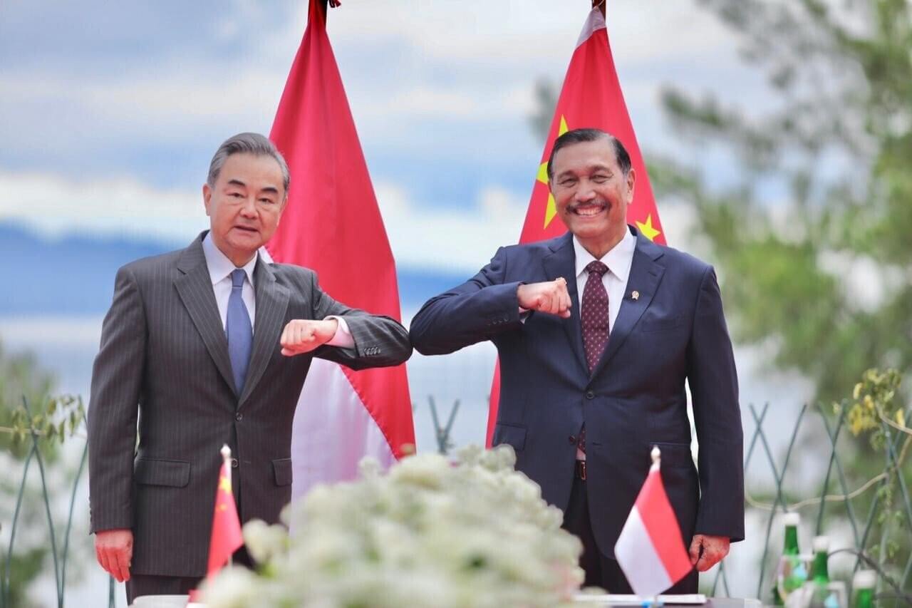 Chinese FM Wang Yi Visits Indonesia, Discusses Implementation of Five-Point Consensus