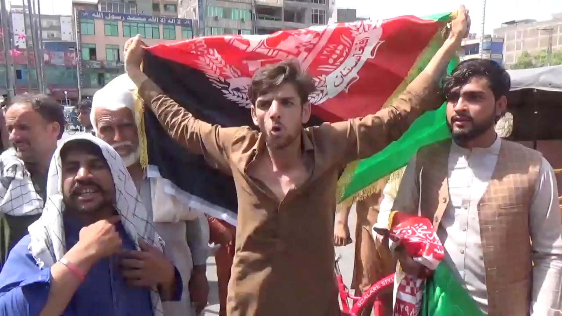 Protests Breakout in Jalalabad, Afghanistan Over Change of Flag